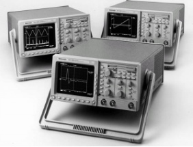 TDS360   Tektronix Digital Oscilloscopes 