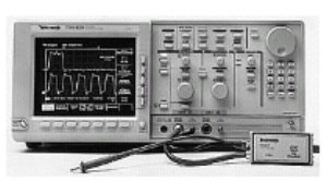 TDS820   Tektronix Digital Oscilloscopes 